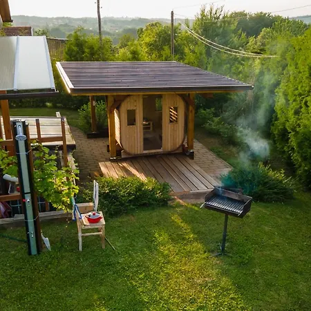 Lodge Nebesa So Tudi Na Zemlji *