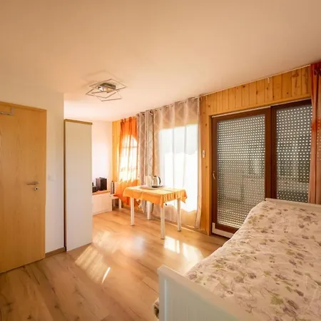 Nebesa So Tudi Na Zemlji * Sveti Tomaz